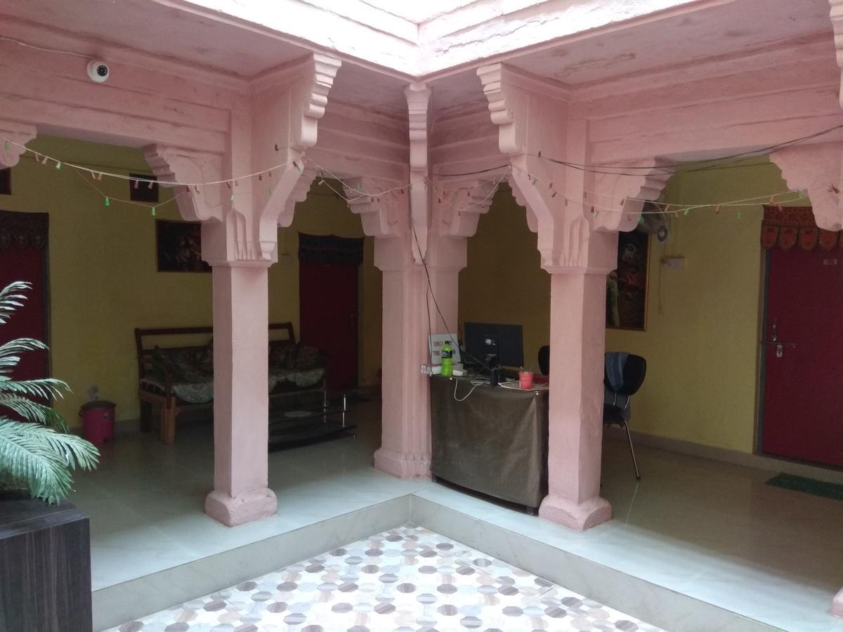 Radha Krishna Home Varanasi Dış mekan fotoğraf